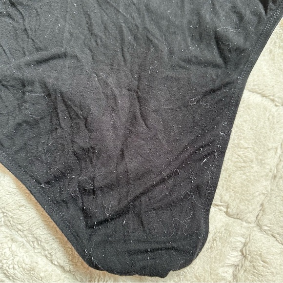 Torrid | Black Ribbed Henly Bodysuit Short Sleeve Neck | Size 00 - Picture 6 of 9